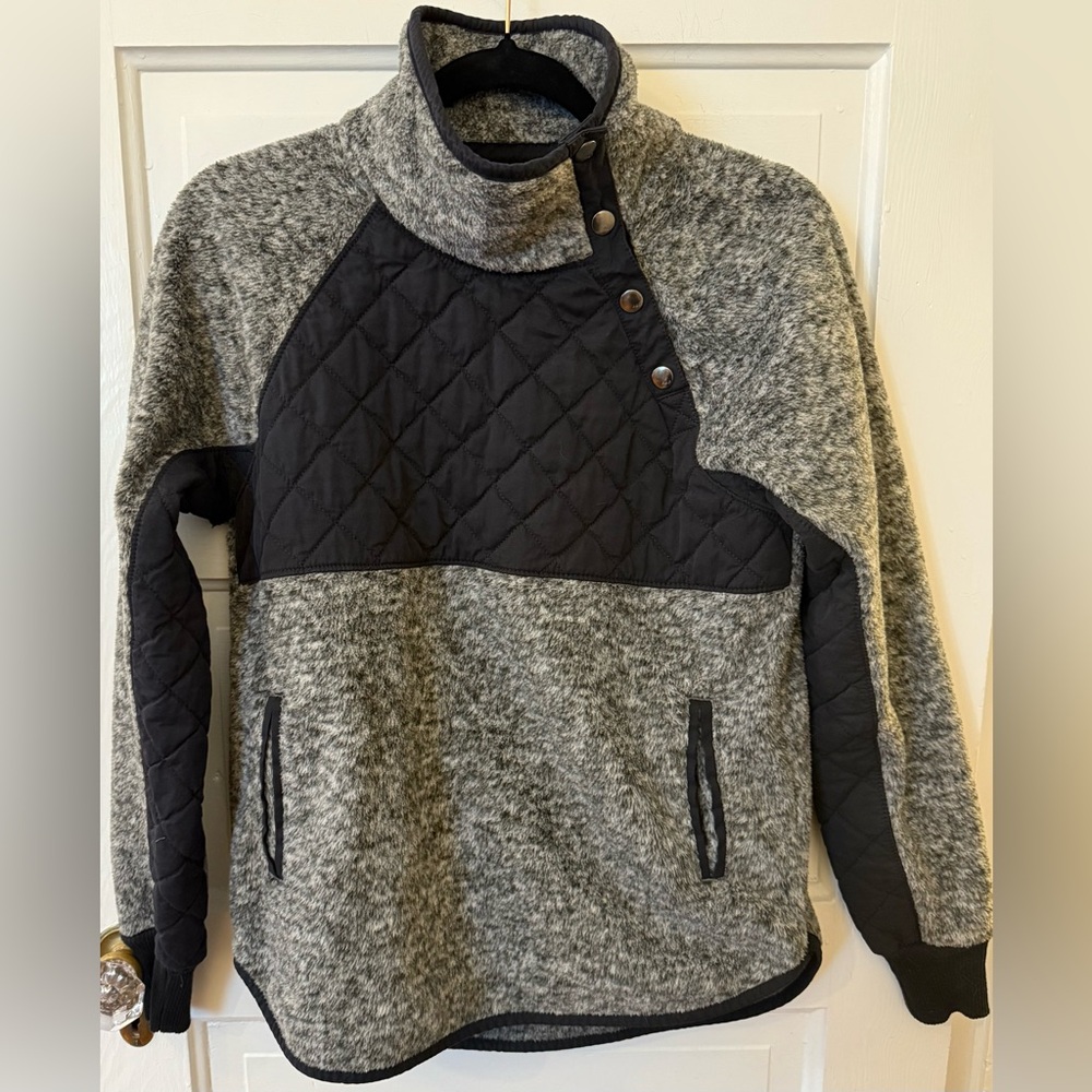 Abercrombie & Fitch Asymmetrical Snap-Up Fleece Black XS